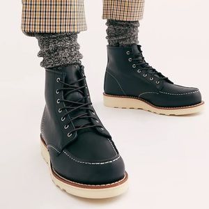 Women’s size 7.5 heritage redwing black boots Red Wing 6" Classic Moc Boot